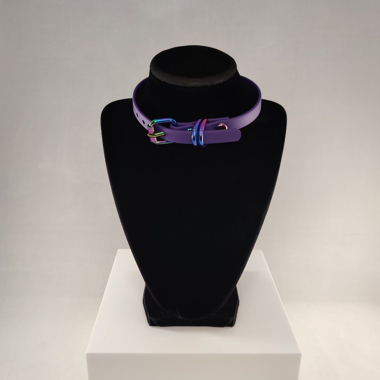 Rainbow Heart choker in purple