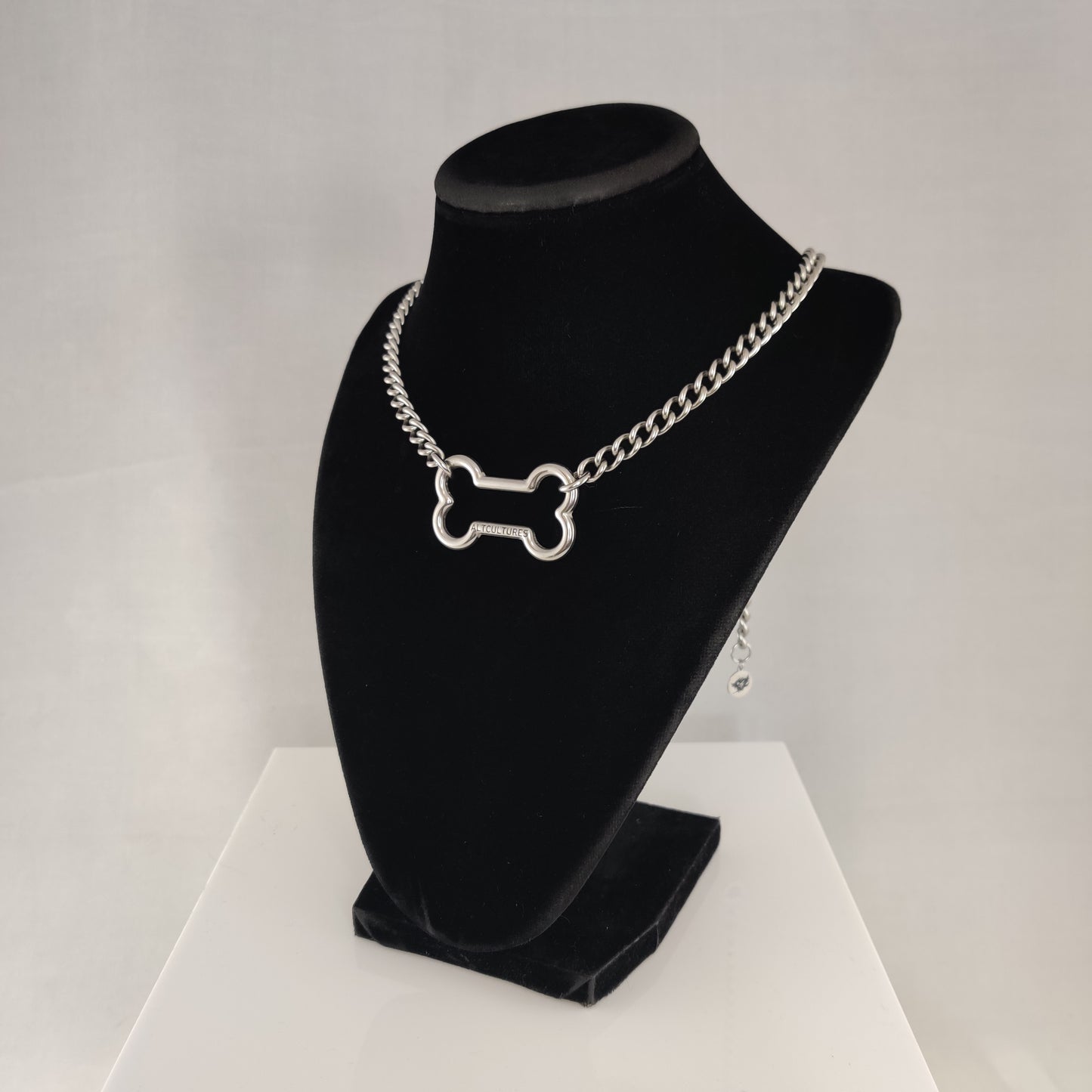 Doggy Bone chain choker