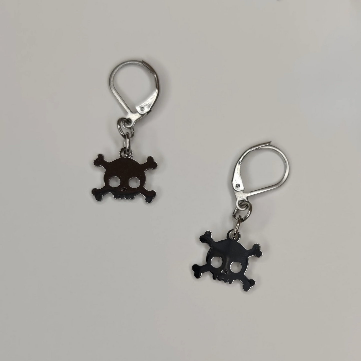 Cute skull earrings