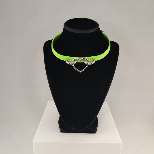 Green heart choker w/silver hardware