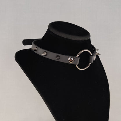 O ring choker in black w/ gunmetal hardware