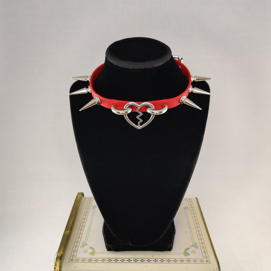 Red Heart Breaker choker w/ spikes