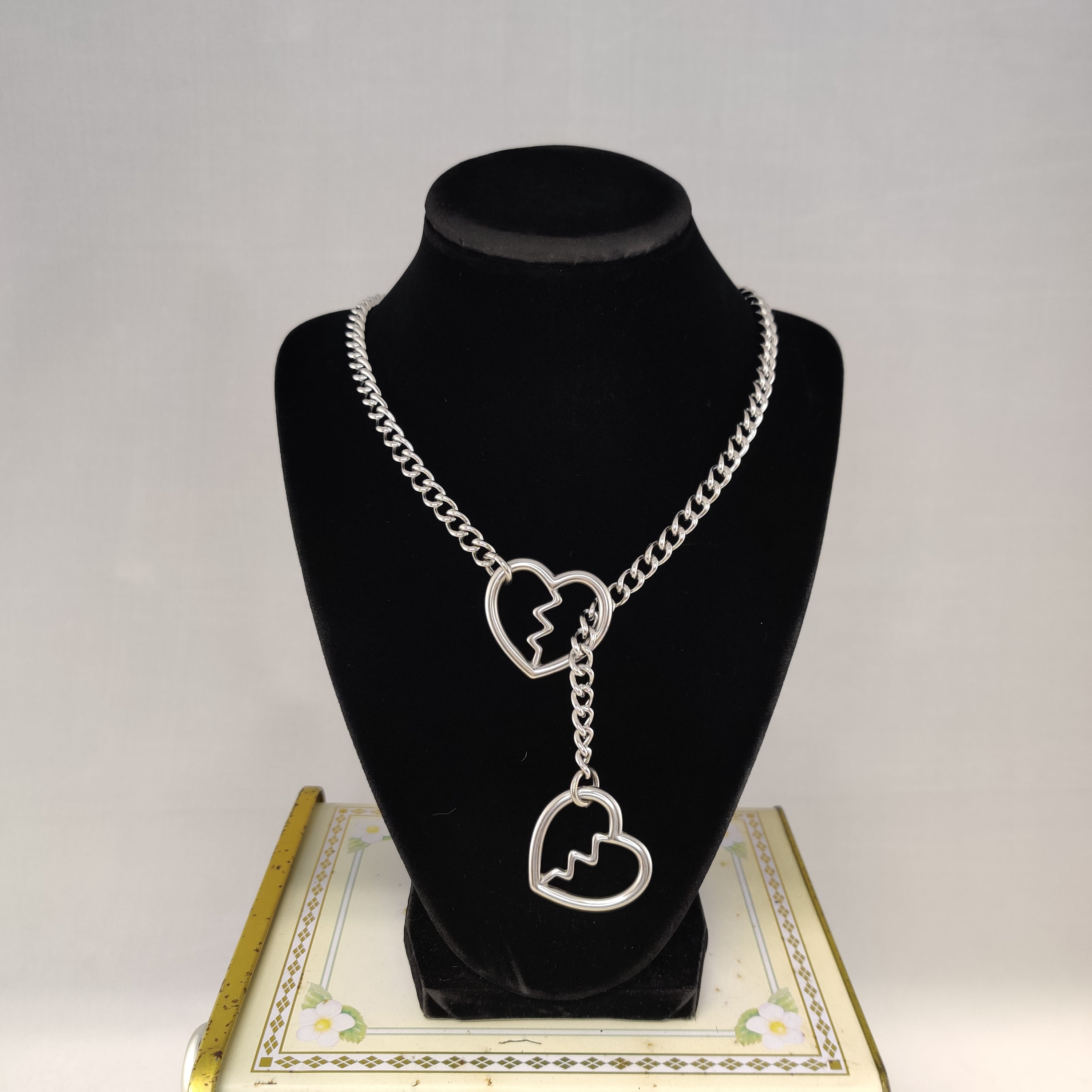 Heart hot sale choker chain